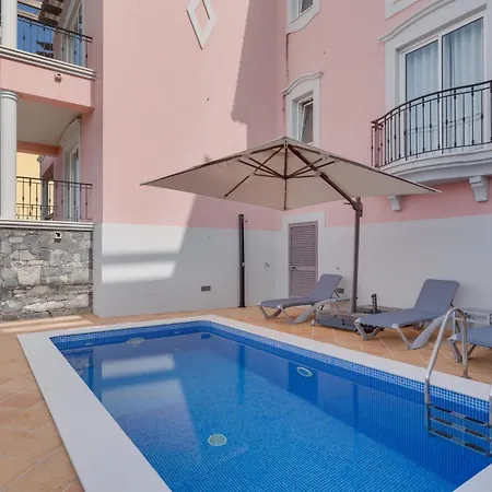 Вилла Luxury Pembe Palheiro Village By Madeira Фуншал