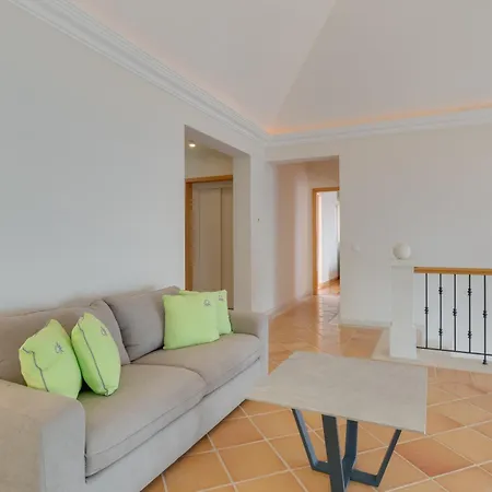 Вилла Luxury Pembe Palheiro Village By Madeira Фуншал