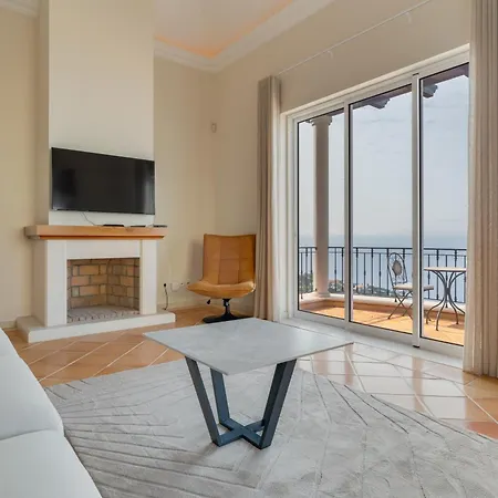 Вилла Luxury Pembe Palheiro Village By Madeira Фуншал