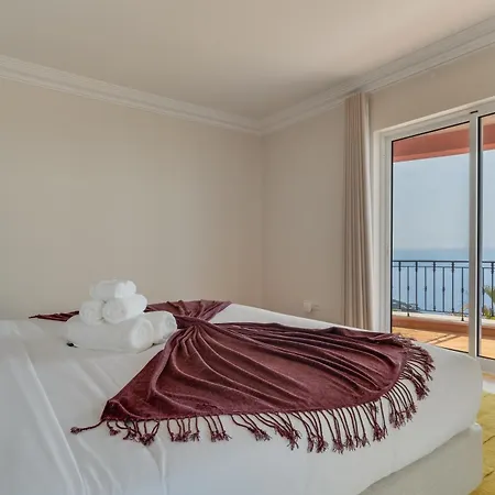 Luxury Pembe Palheiro Village By Madeira Villa *