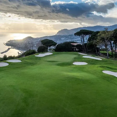 Вилла Luxury Pembe Palheiro Village By Madeira Фуншал