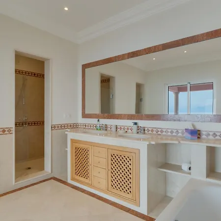 Luxury Pembe Palheiro Village By Madeira 빌라 *